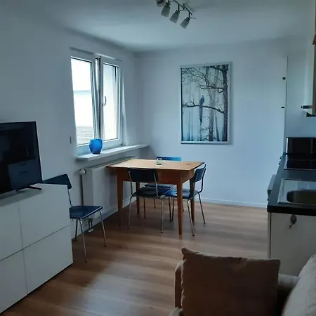 Apartment Mit Innenhof, Rasen Und Parkplatz Altlussheim Exterior photo