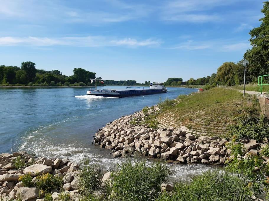 Mit Innenhof, Rasen Und Parkplatz Apartment Altlussheim